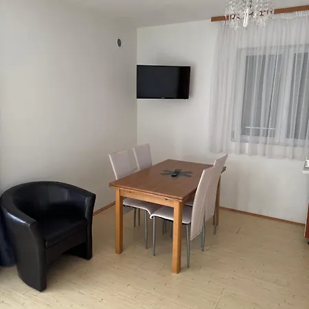 Apartment Apartman J&b Vir