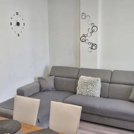 J&b Apartment Vir