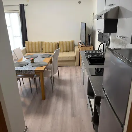 J&b Apartment Vir